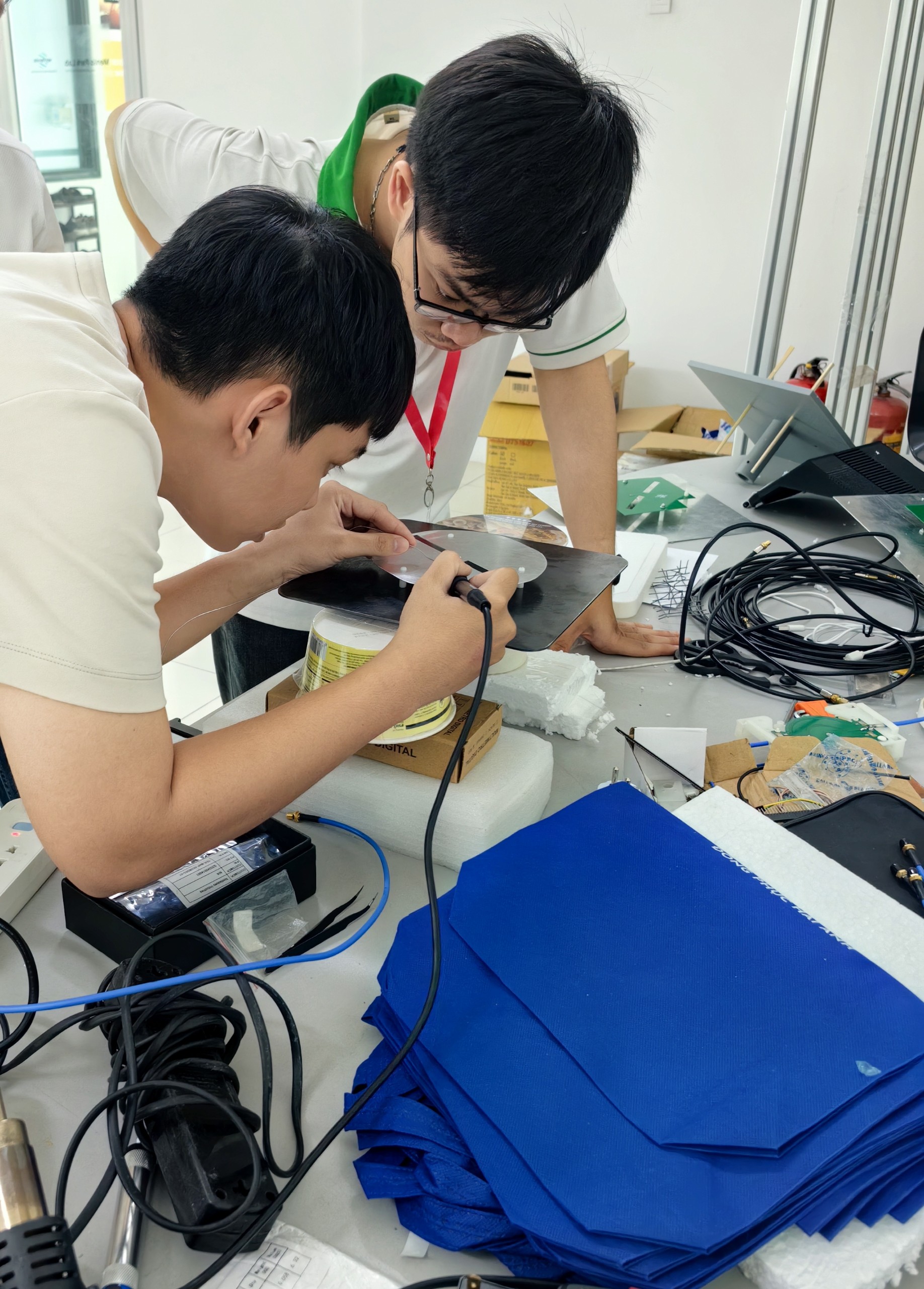 Nextwaves Industries Advances Reconfigurable Antenna Research